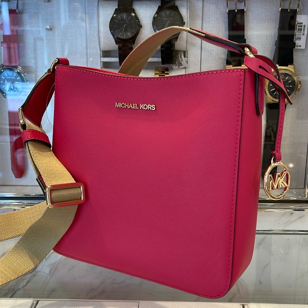 Michael Kors Jet Set Travel Small Messenger Crossbody Bag
Electric Pink 
NWT - Picture 15 of 16